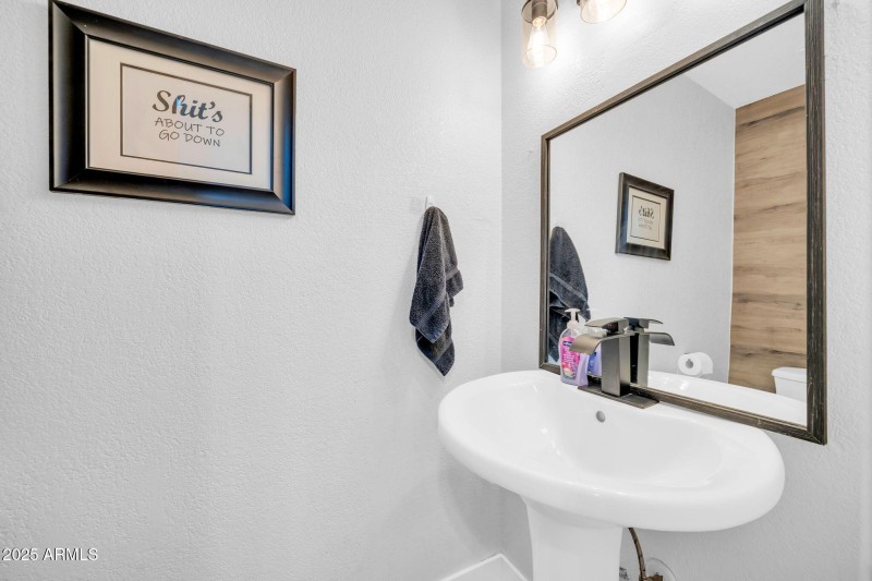 3402 W Crocus Dr-35
