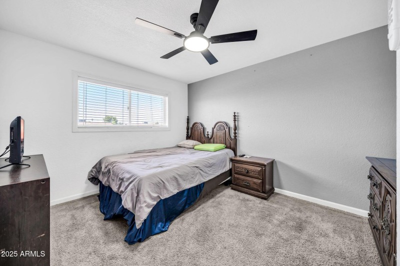 3402 W Crocus Dr-36
