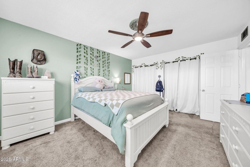 3402 W Crocus Dr-37