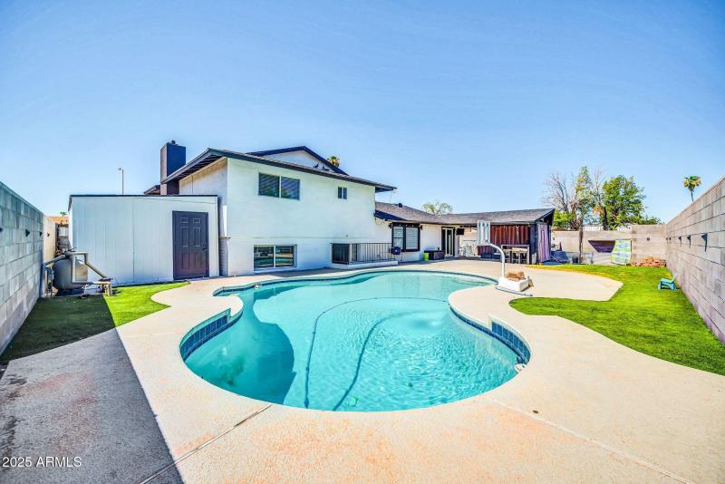 3402 W Crocus Dr-41
