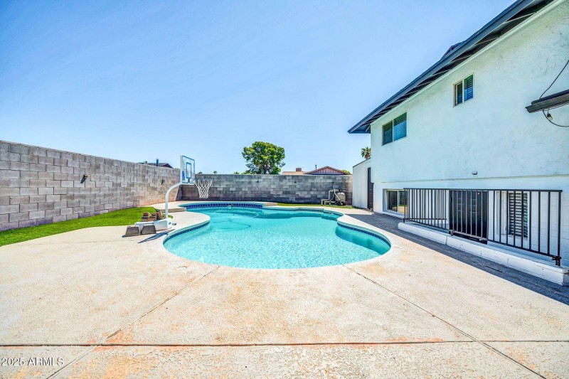 3402 W Crocus Dr-43