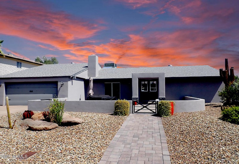 2330 E Sahuaro
