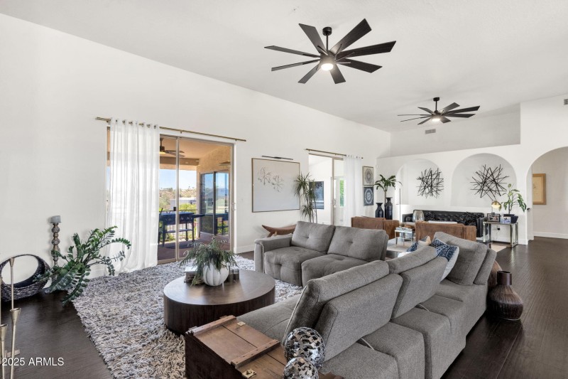 8-web-or-mls-15513-e-palisades-blvd