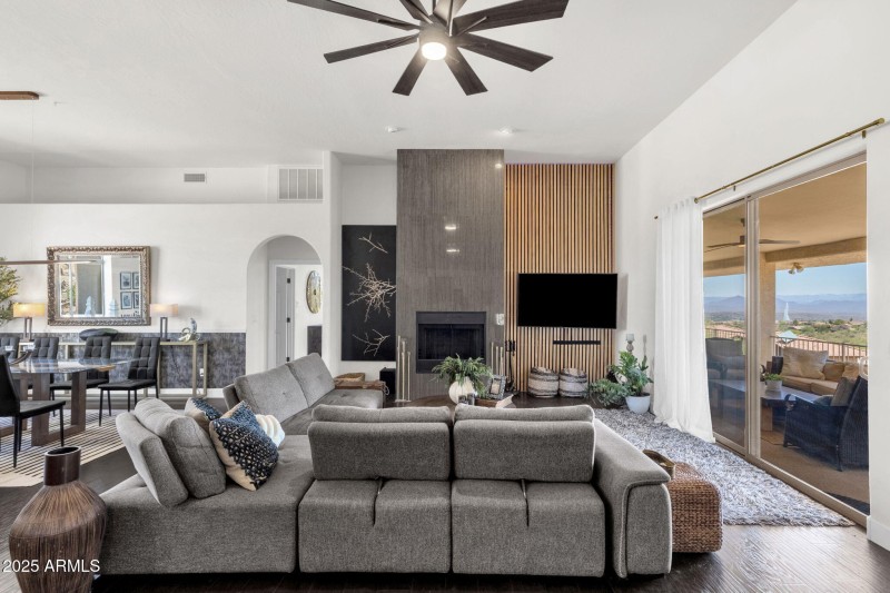 9-web-or-mls-15513-e-palisades-blvd