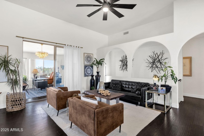 18-web-or-mls-15513-e-palisades-blvd