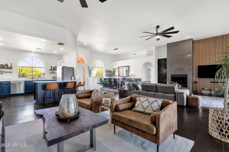 20-web-or-mls-15513-e-palisades-blvd