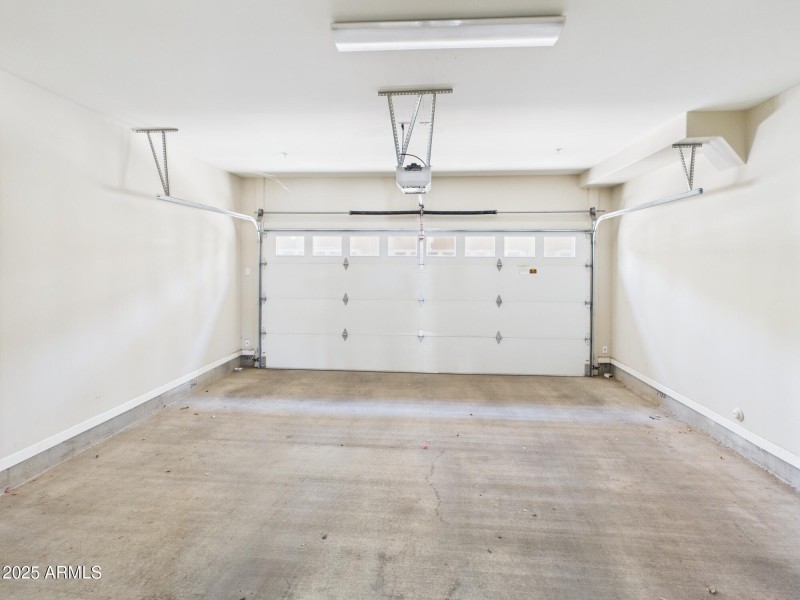 CAM02404G0-PR0130-STILL003