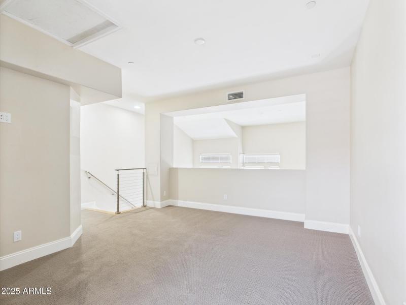 CAM02404G0-PR0130-STILL013