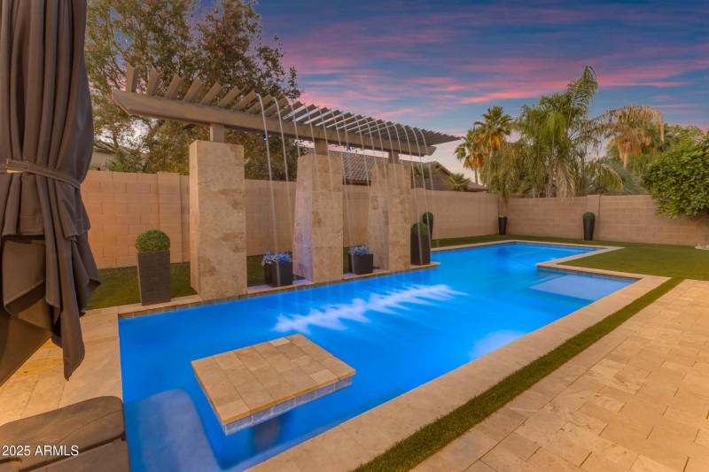 Amazing Pool
