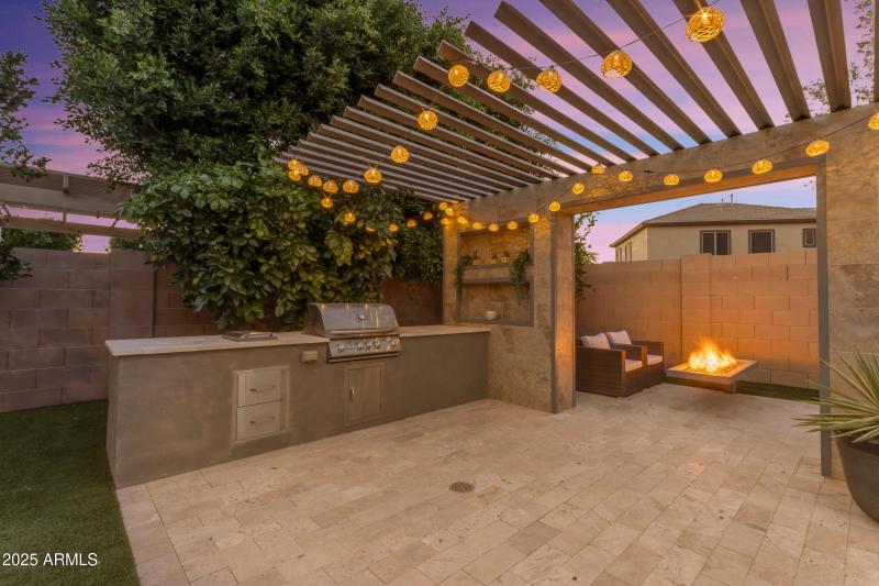 Outdoor Kitchen