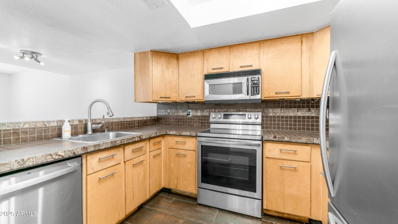 122 S Hardy Dr Unit 28 (2)
