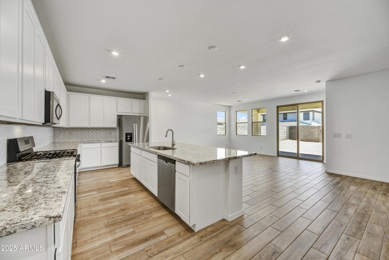 06-Kitchen