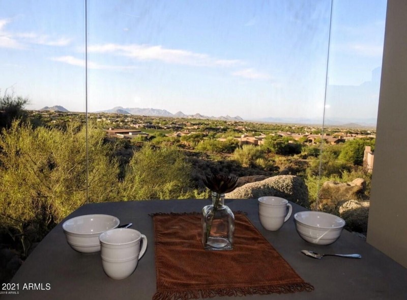 Casita dining