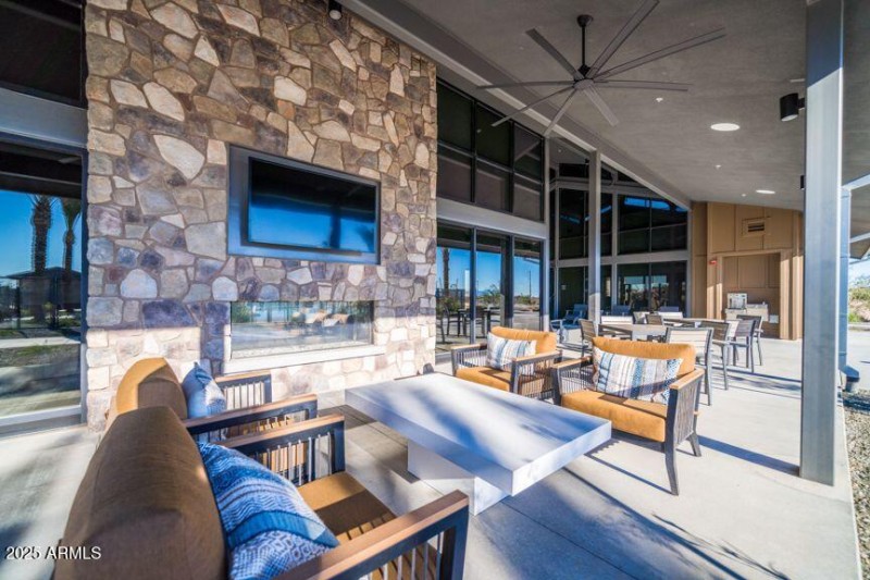 Lounge area outside clubhouse 2 (1)