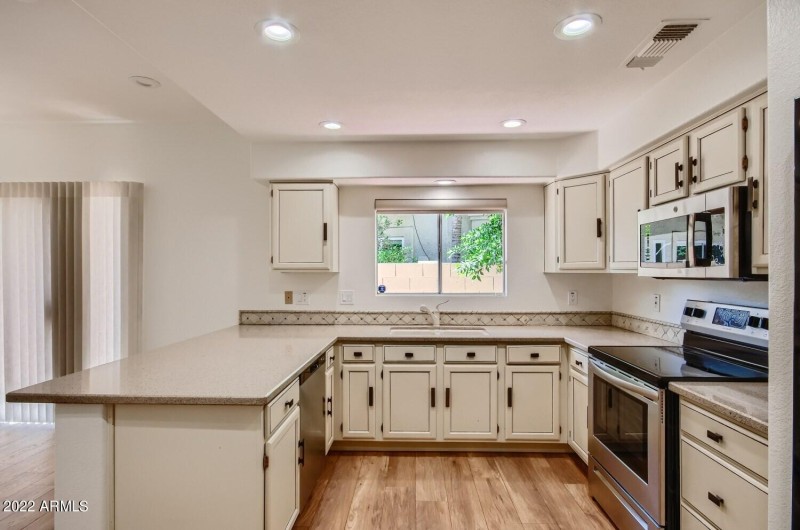 8805 S 51St St 2 Phoenix AZ - Web Qualit