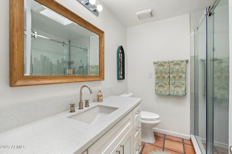 large-019602df-4c4a-70fb-b721-27e3149641