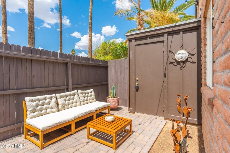 large-019602df-4f67-73cc-b948-2eaa82e1d6