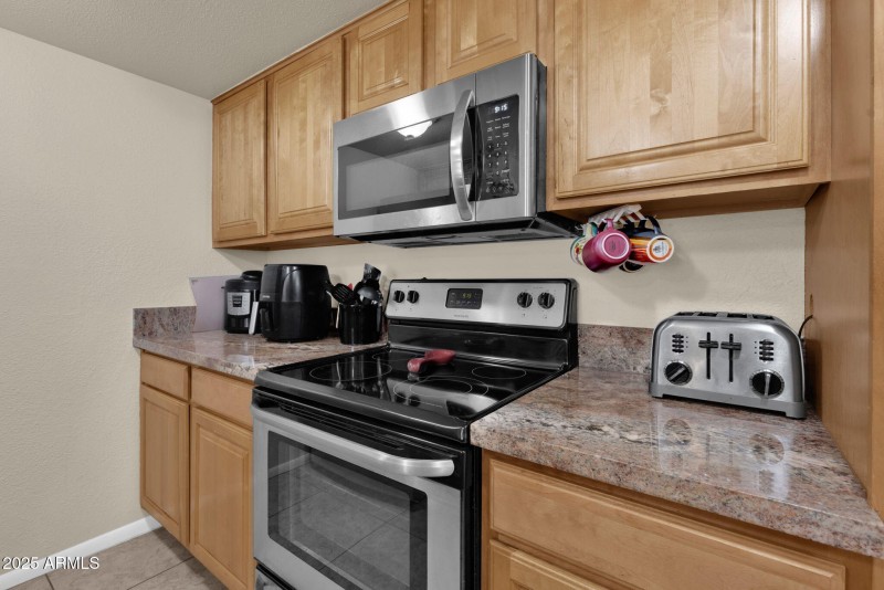 18-web-or-mls-240 Old Litchfield Rd 109