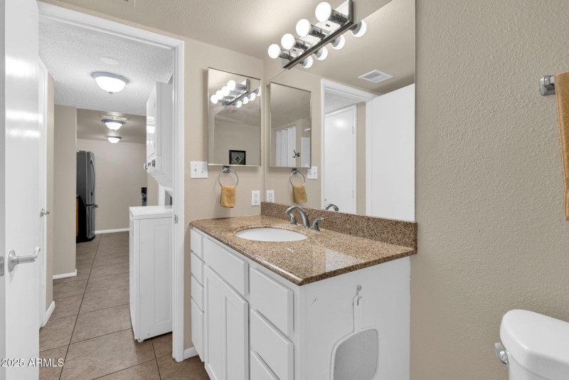 25-web-or-mls-240 Old Litchfield Rd 109