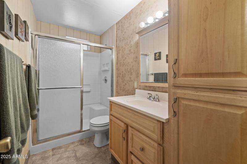 BATHROOM MAIN LEVEL