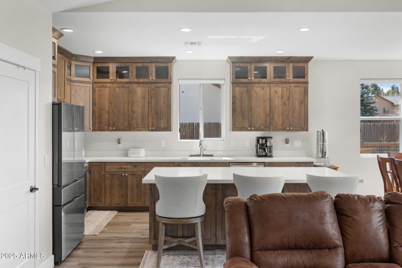 LIVING 4 TORREY PINES DR