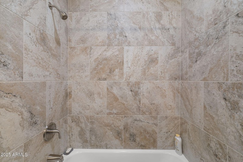 2ND SHOWER TORREY PINES DR