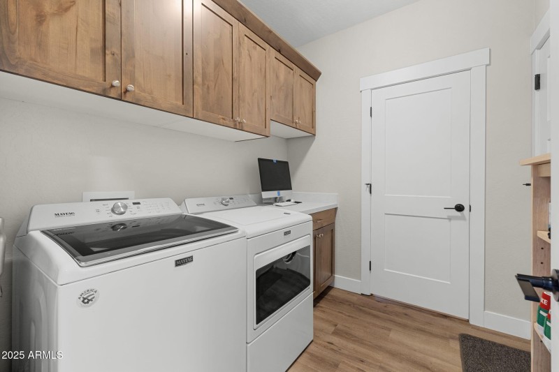 LAUNDRY TORREY PINES DR