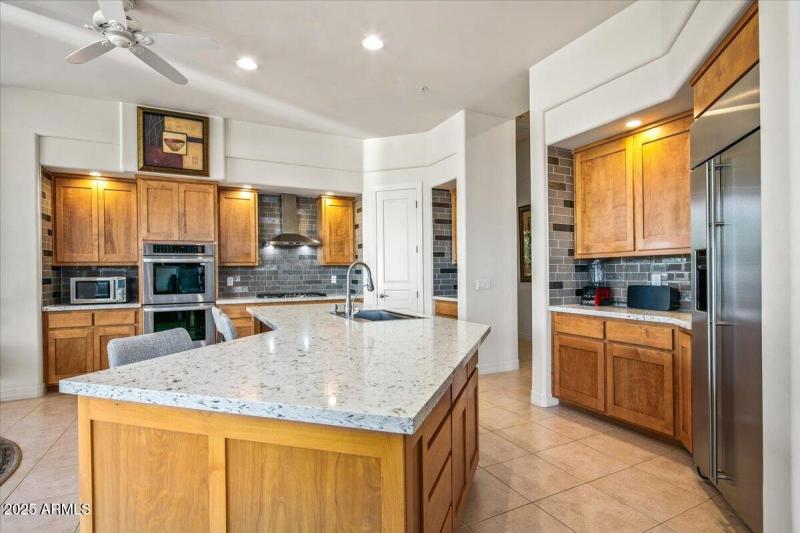 25-Kitchen Island
