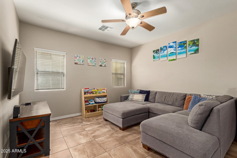 3635 W McCauley CT