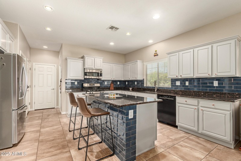 3635 W McCauley CT