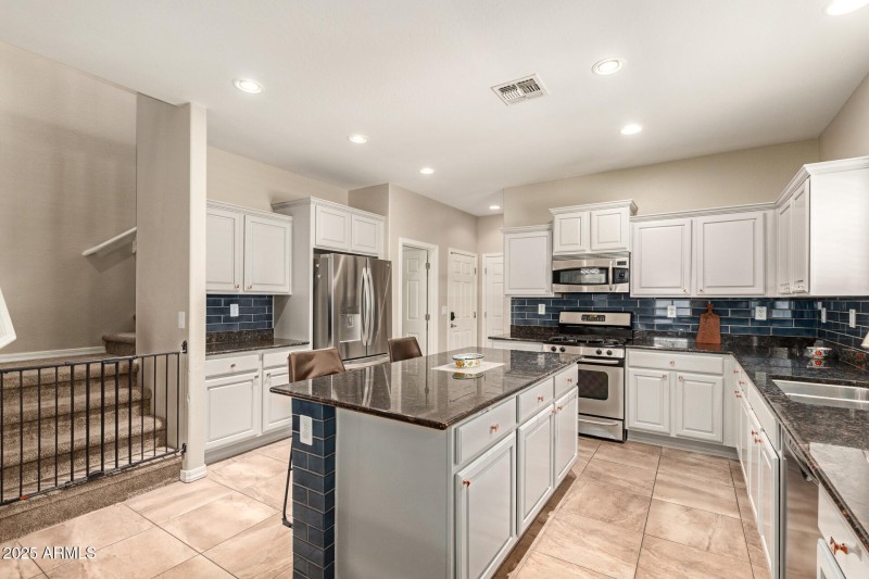 3635 W McCauley CT