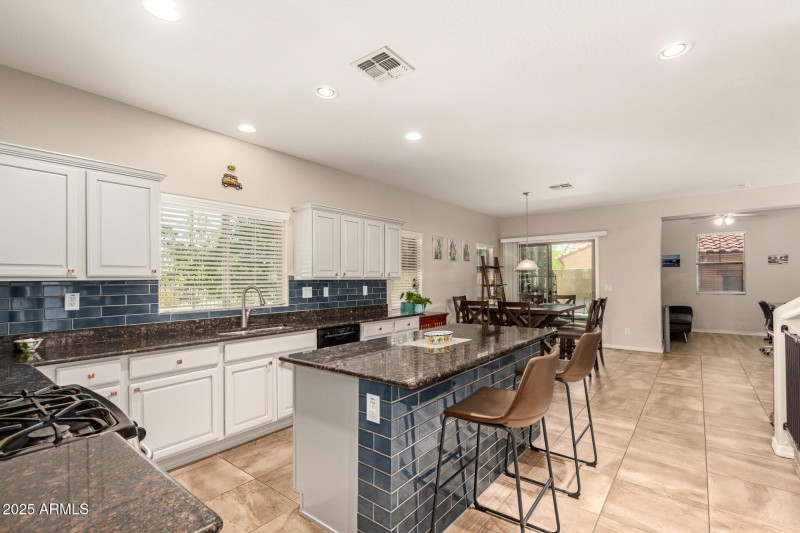 3635 W McCauley CT