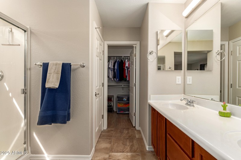 3635 W McCauley CT