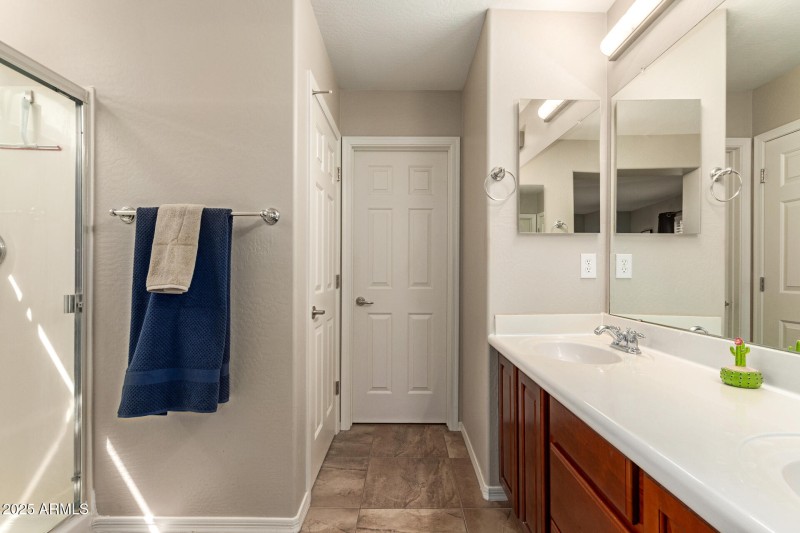 3635 W McCauley CT