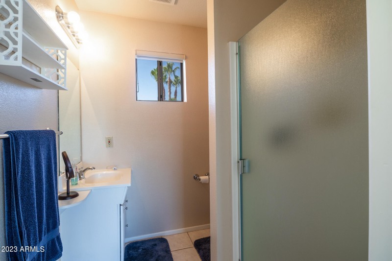 7270 E Loma Ln Guest Suite Bath