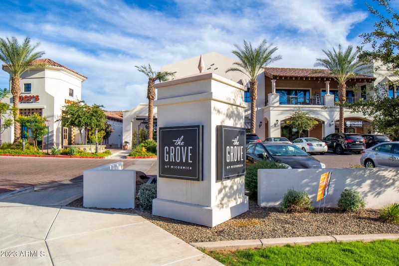 7270 E Loma Ln McCormick The Grove