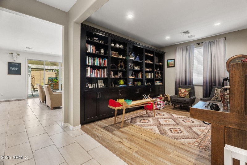 16118 W Desert Hills Dr Surprise - 323