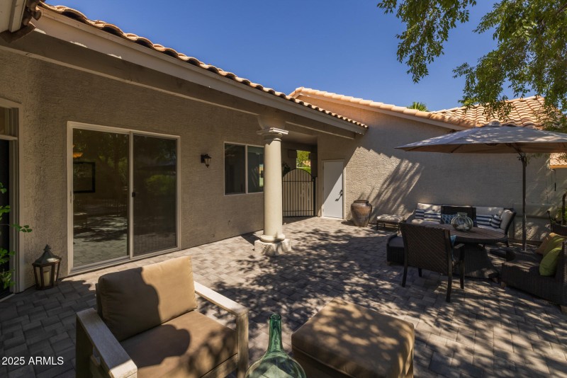 8)FRONT COURTYARD