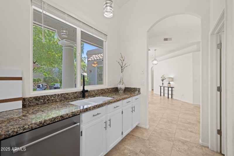 19)KITCHEN