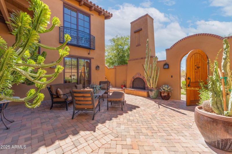 Courtyard Seating