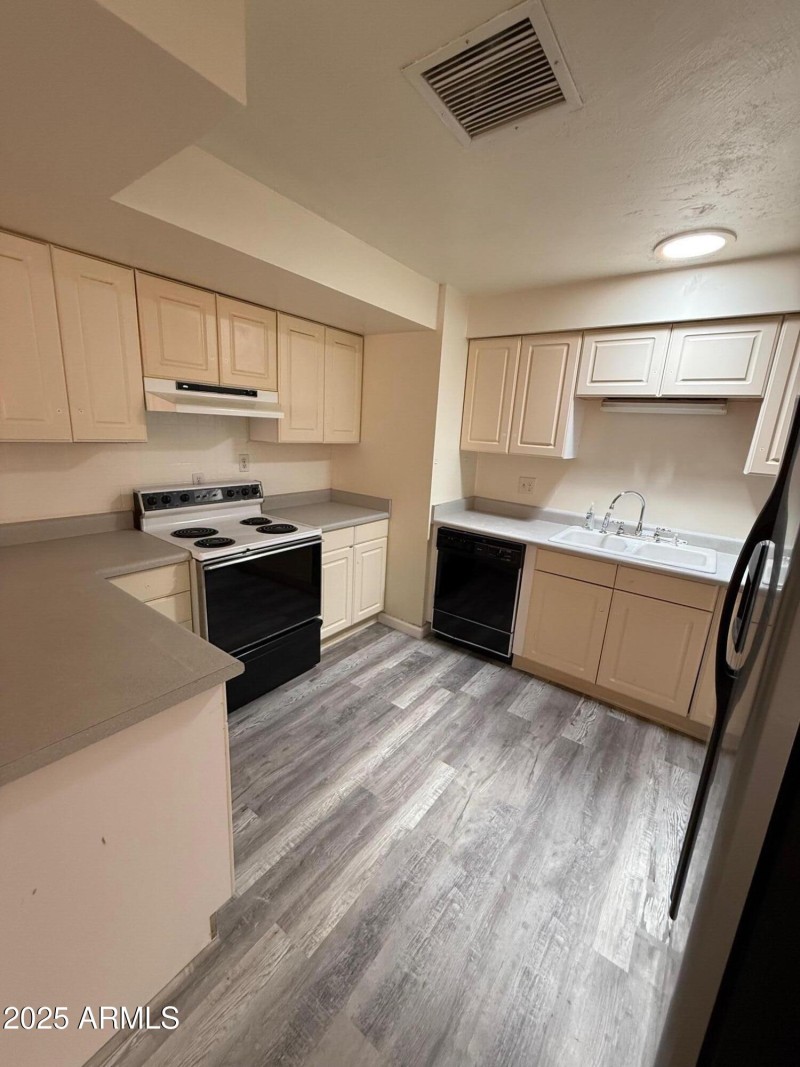 11102 W Indiana Ave (15)
