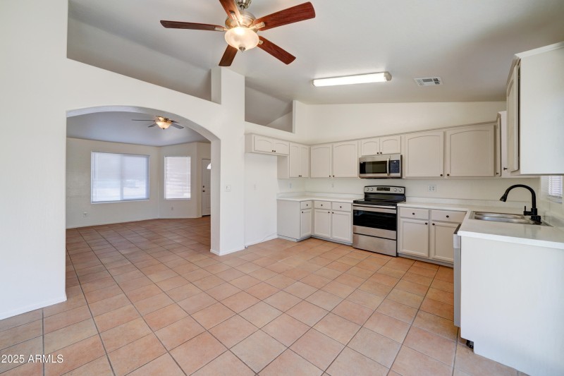 568 E Mesquite-10