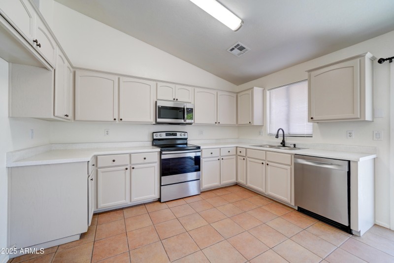 568 E Mesquite-12