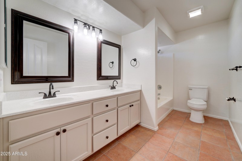 568 E Mesquite-23