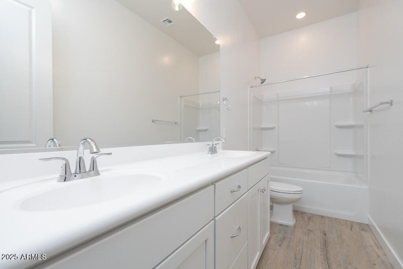 Tri Pointe Soleo 239 - Bathrom 3-1MLS