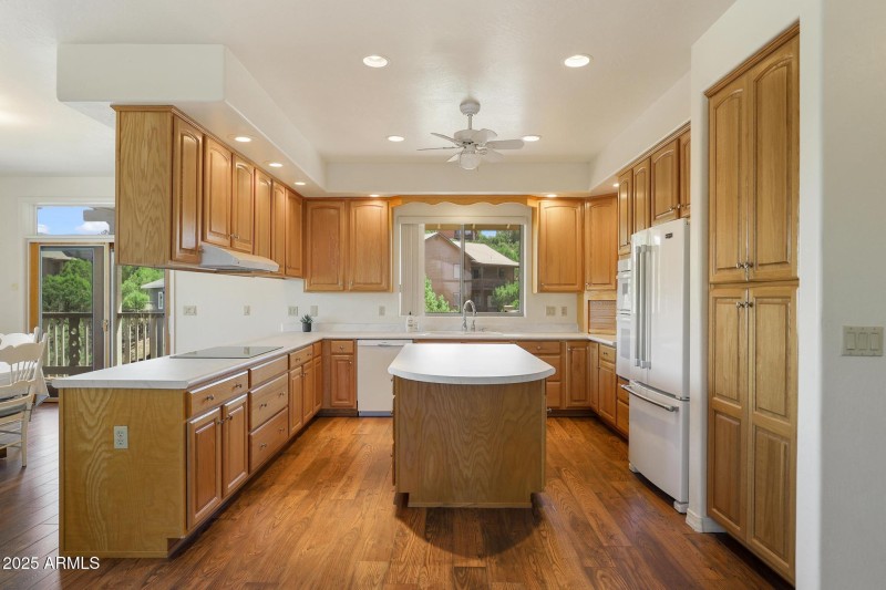 Kitchen (2)