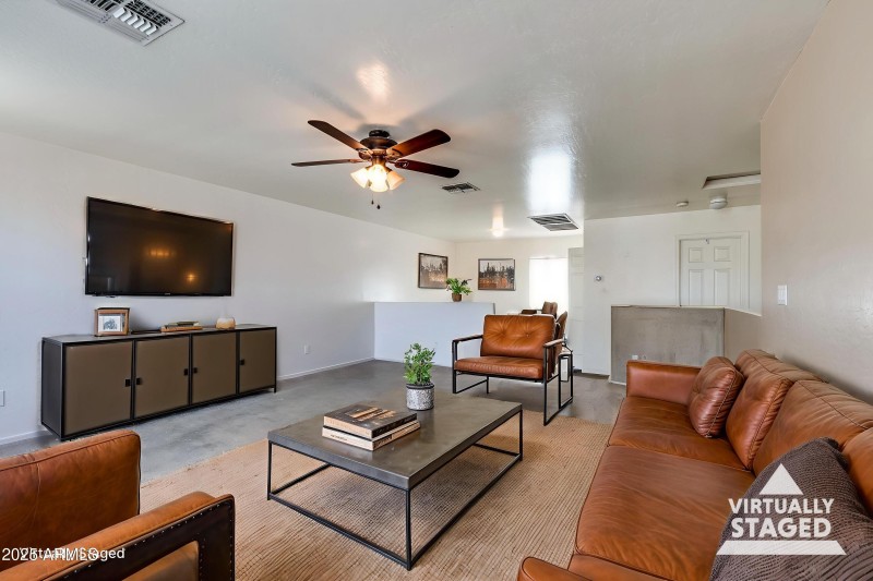 7784 N-027-061-N56thDrGl-MLS_Size