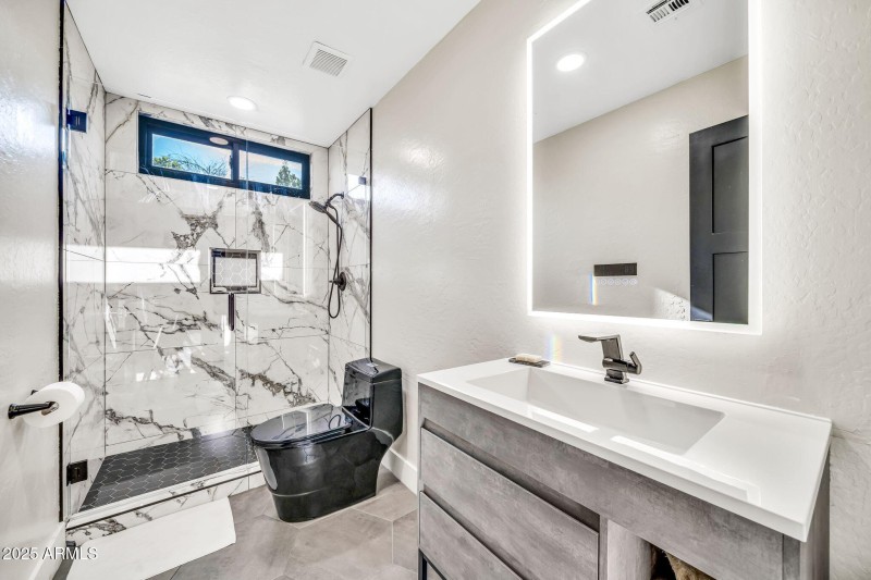 6625 W Cavedale Dr-33