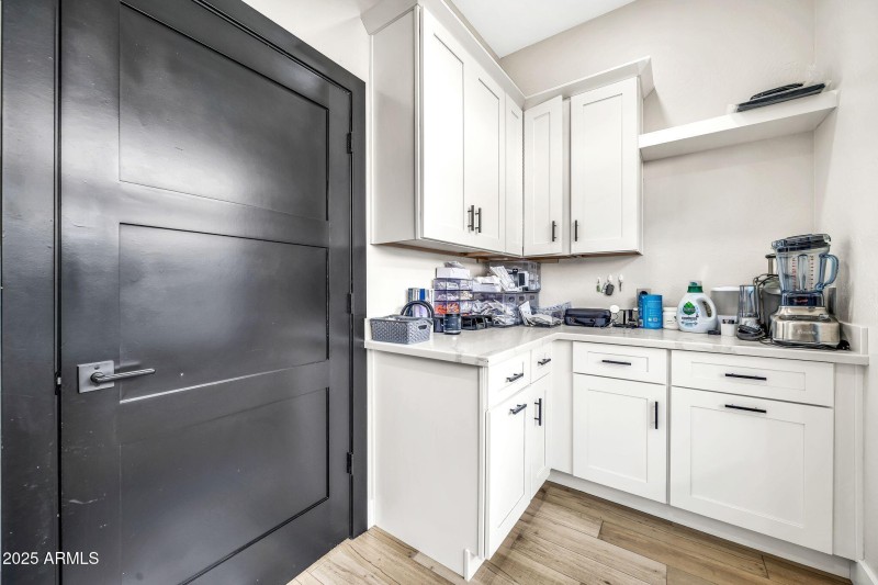 6625 W Cavedale Dr-30