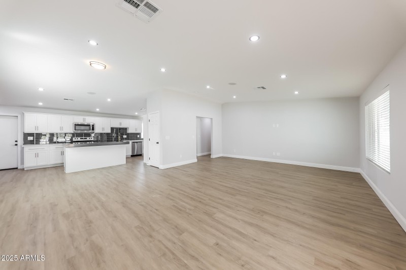 005-photo-living-room-14652263
